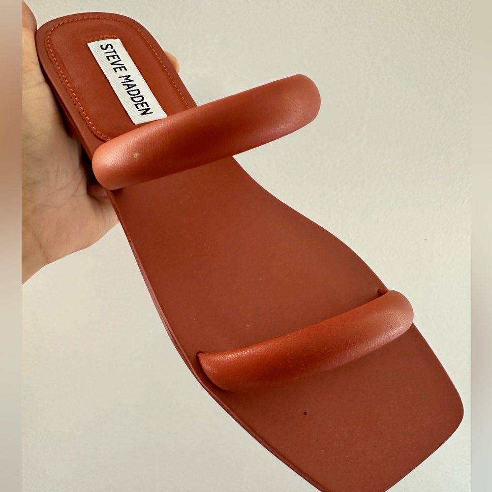 Steve Madden Women's Red Sandals - Picture 2 of 3